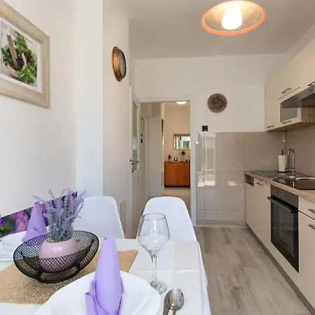 Lavanda-kate Apartman *